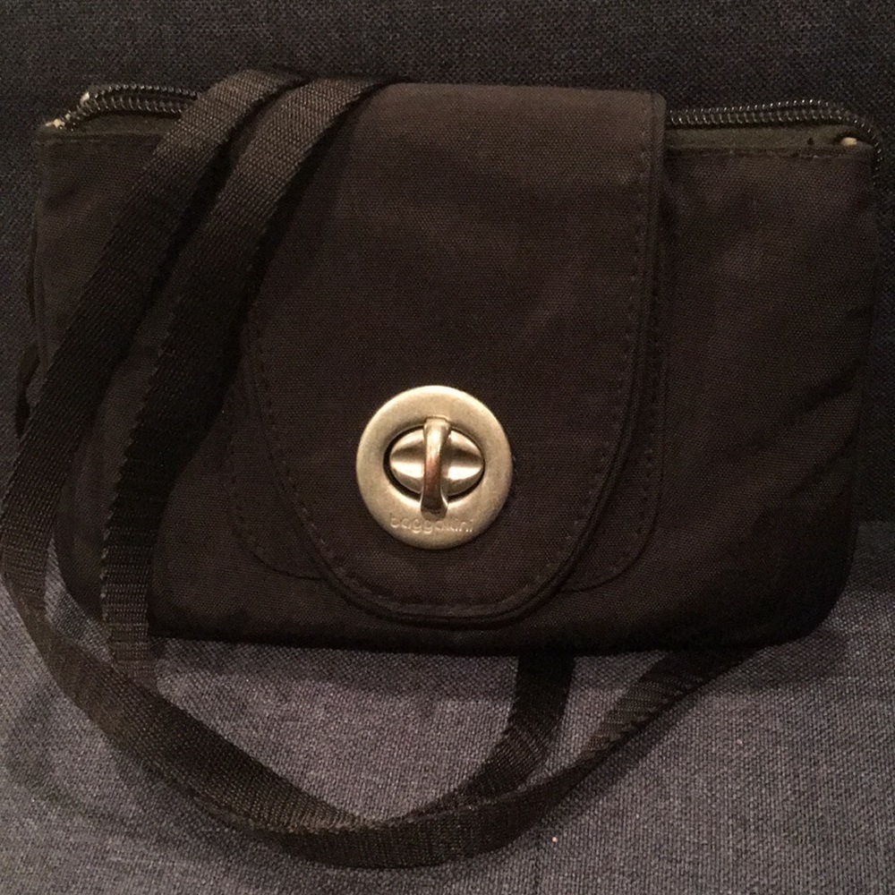 Baggalini triple pocket crossbody